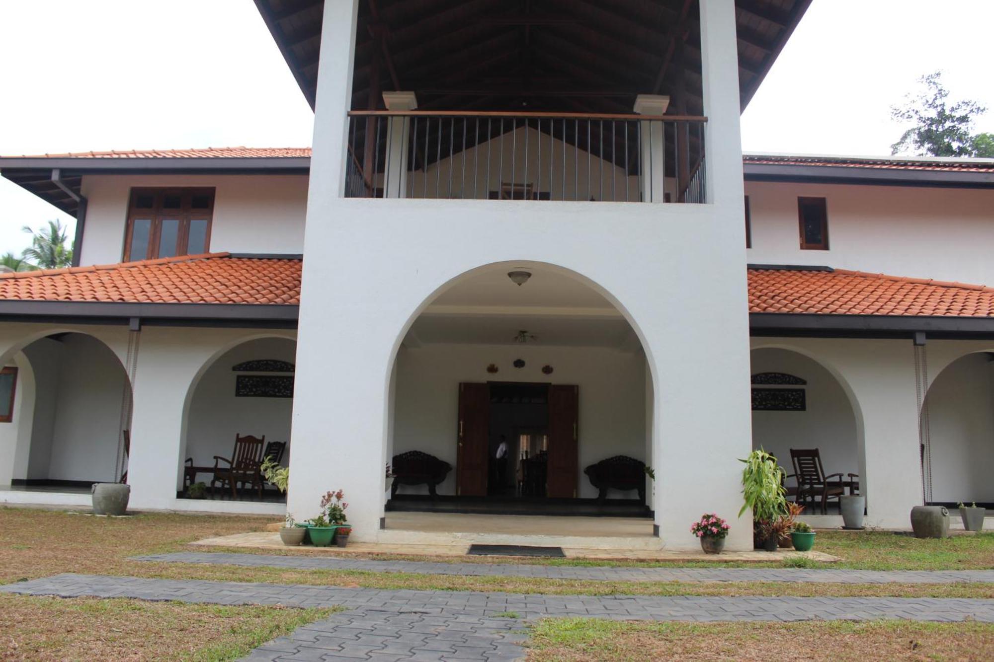 Villa Nilmalee Gampola Exterior photo