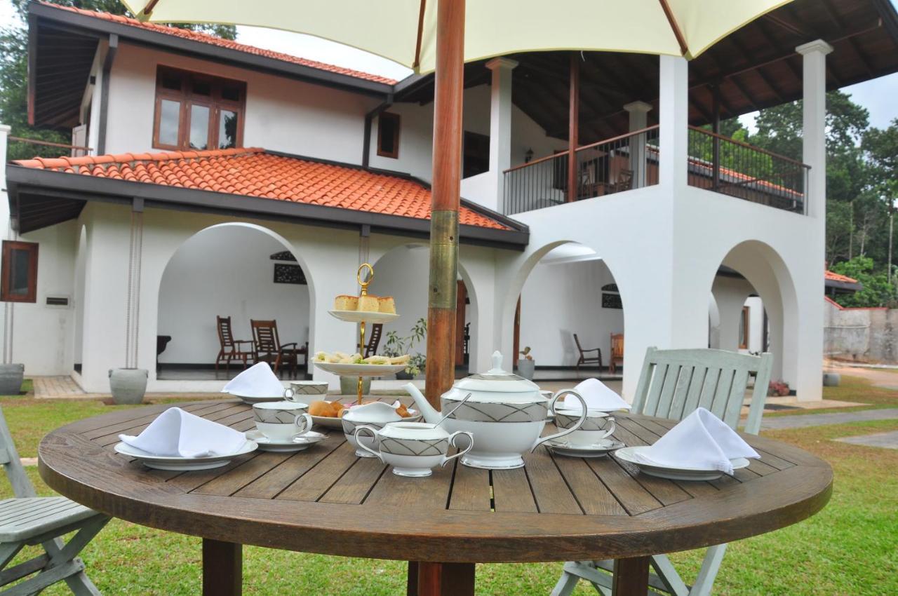 Villa Nilmalee Gampola Exterior photo